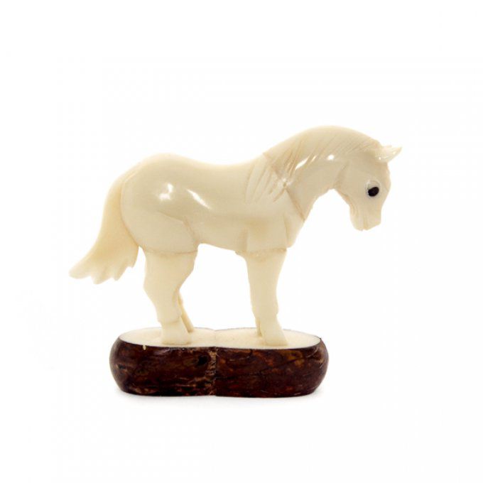 statuette décorative cheval en ivoire végétal