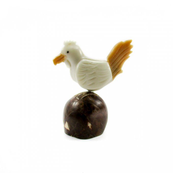 Statuette coq en ivoire végétal