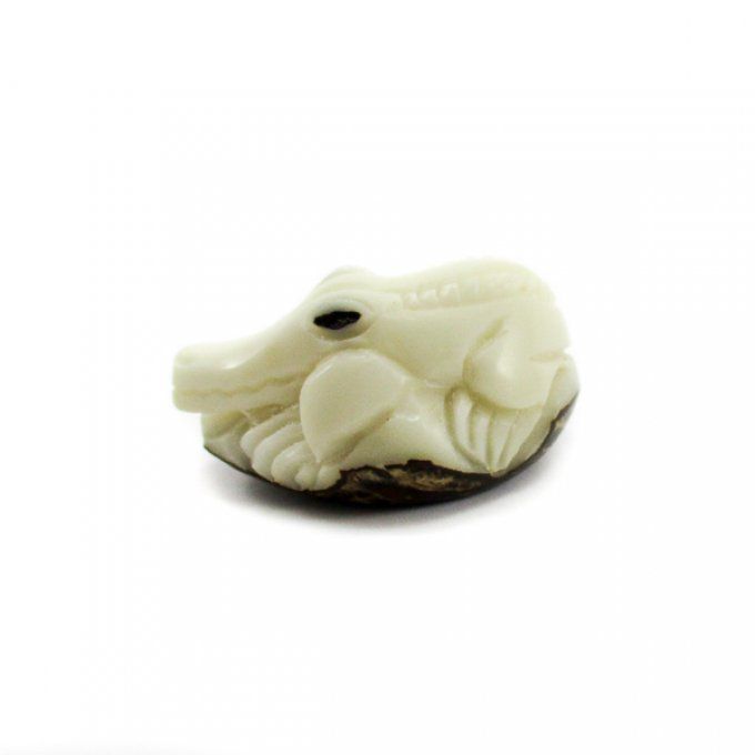 statuette artisanale crocodile en tagua