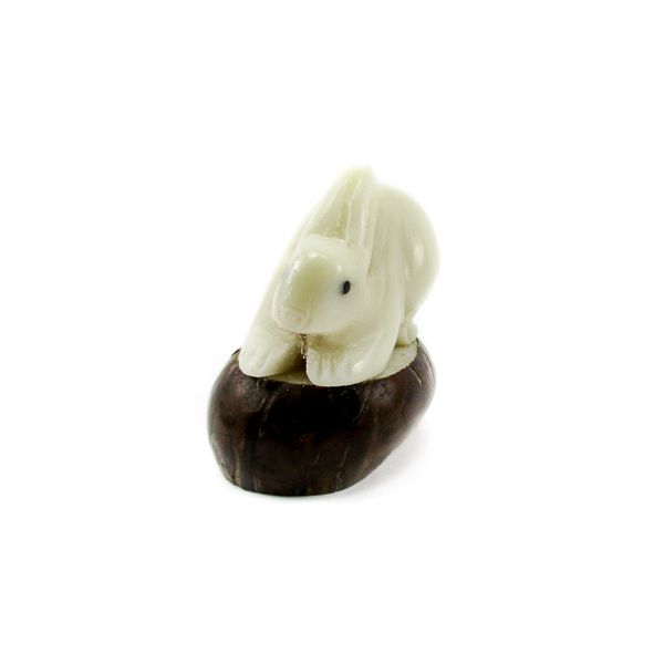 Lapin en ivoire végétal