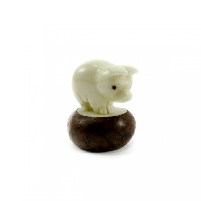 statuette figurine artisanale en ivoire végétal