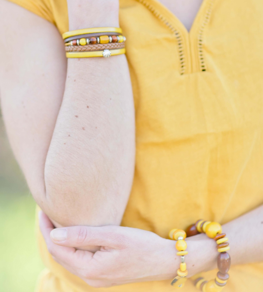 Bracelets en ivoire végétal jaune et marron